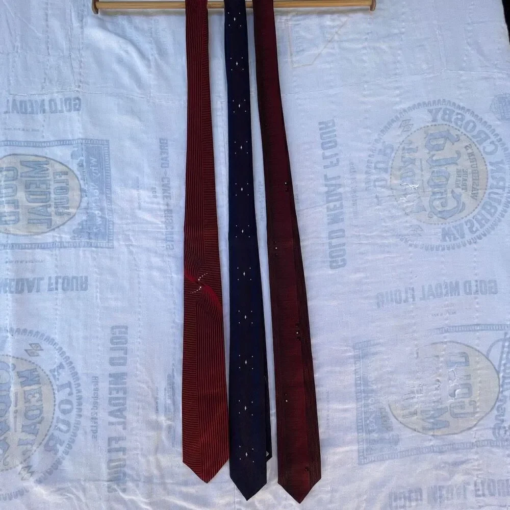 Vintage Mullen Bluett/Robinson’s silk ties ￼